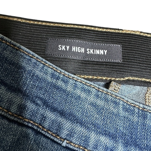 Torrid Sky High Skinny distressed crop jeans size 26 - Picture 8 of 8
